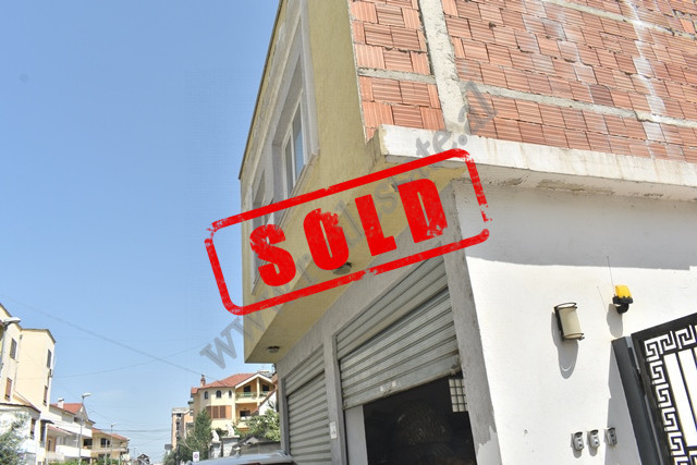 3-storey villa for sale in Deshmoret e Fekenit street in Tirana.
It has a land area of 79 m2, and a